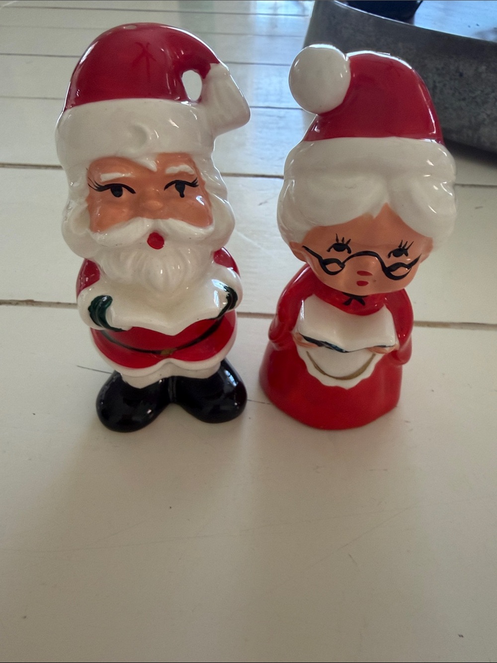 Lefton Christmas Santa and Mrs. Claus Ceramic Salt and Pepper Shakers - Red